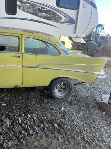 Unknown-210-1957-Yellow-Black-5
