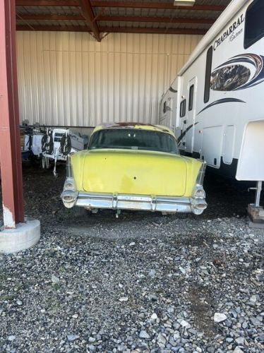 Unknown-210-1957-Yellow-Black-9