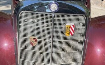 Unknown-220-1952-Red-Leather
