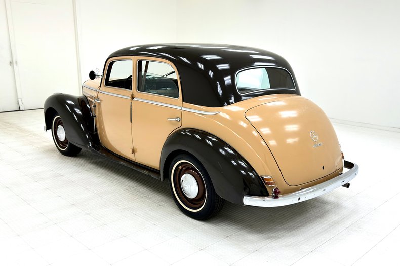 Unknown-220-1952-Tan-Tan-2