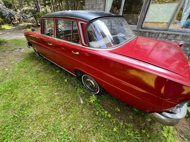 Unknown-220b-1961-RedBlack-6