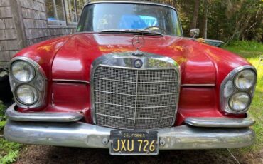 Unknown-220b-1961-RedBlack-9