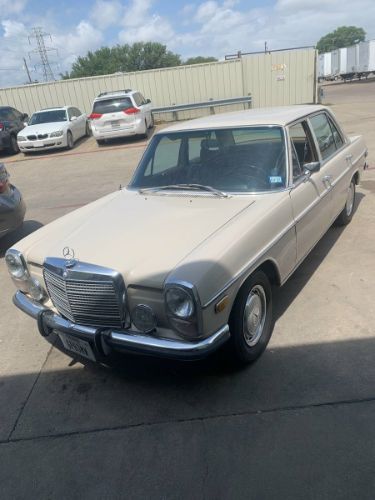Unknown-220d-1972-Yellow-17