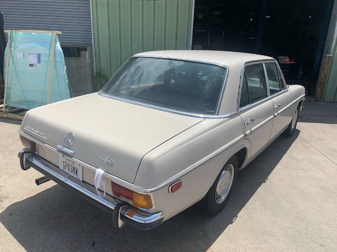 Unknown-220d-1972-Yellow-4