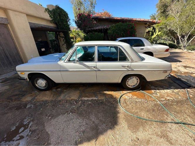 Unknown-230-1969-White-5