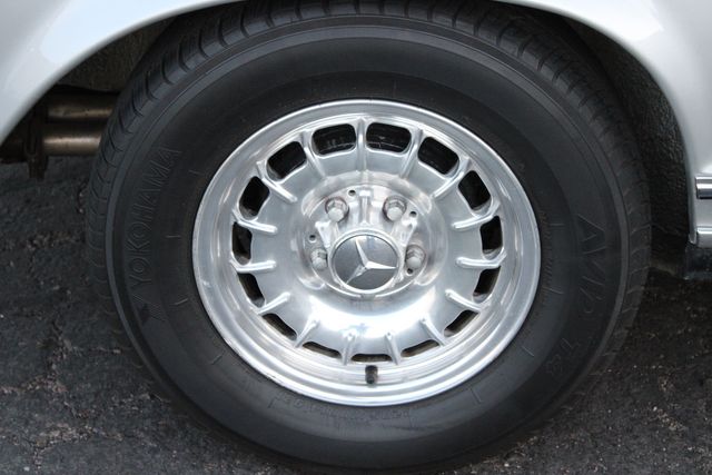Unknown-230sl-1967-Silver-Blue-13