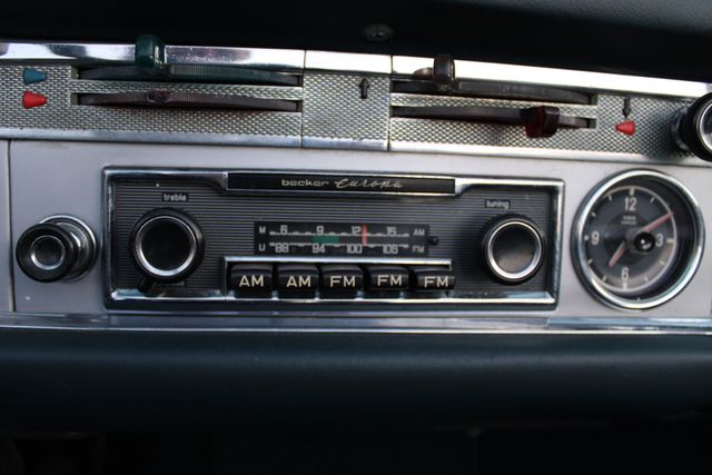 Unknown-230sl-1967-Silver-Blue-21