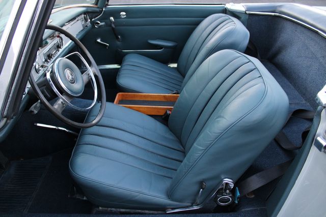Unknown-230sl-1967-Silver-Blue-37