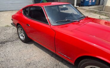 Unknown-240z-1970-Red-Black-16