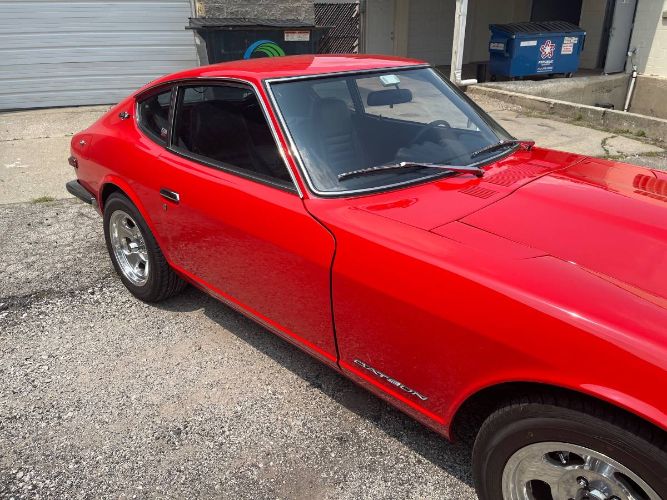 Unknown-240z-1970-Red-Black-16