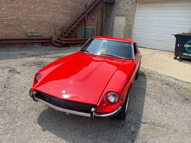 Unknown-240z-1970-Red-Black-17