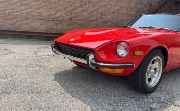 Unknown-240z-1970-Red-Black-19
