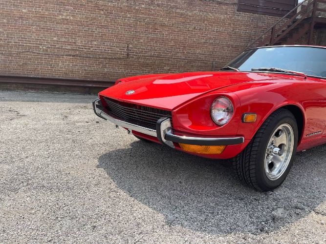 Unknown-240z-1970-Red-Black-19