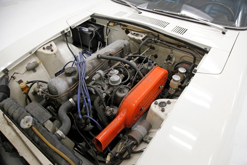Unknown-240z-1970-White-Cobalt-Blue-11
