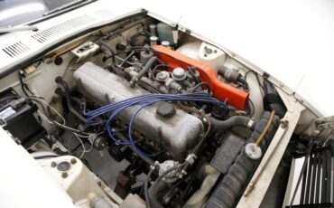 Unknown-240z-1970-White-Cobalt-Blue-12