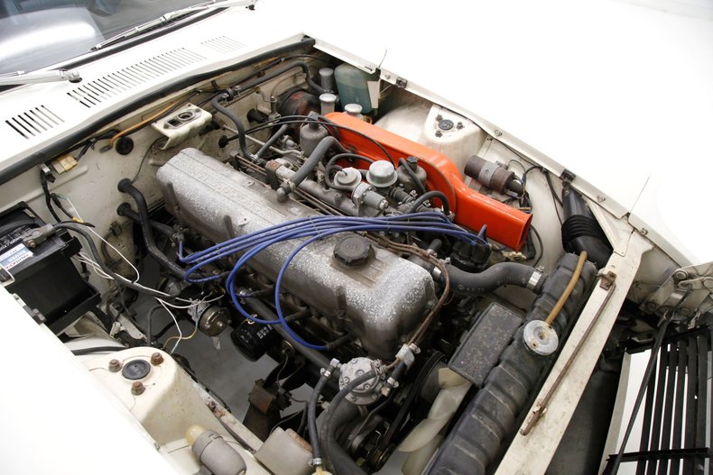 Unknown-240z-1970-White-Cobalt-Blue-12