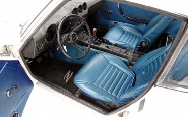Unknown-240z-1970-White-Cobalt-Blue-16