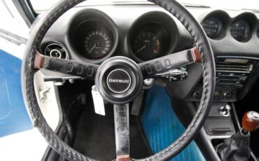 Unknown-240z-1970-White-Cobalt-Blue-17