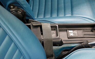 Unknown-240z-1970-White-Cobalt-Blue-29