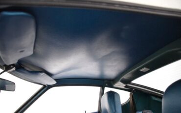 Unknown-240z-1970-White-Cobalt-Blue-30