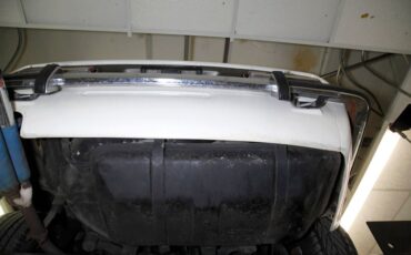 Unknown-240z-1970-White-Cobalt-Blue-33