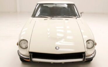 Unknown-240z-1970-White-Cobalt-Blue-48