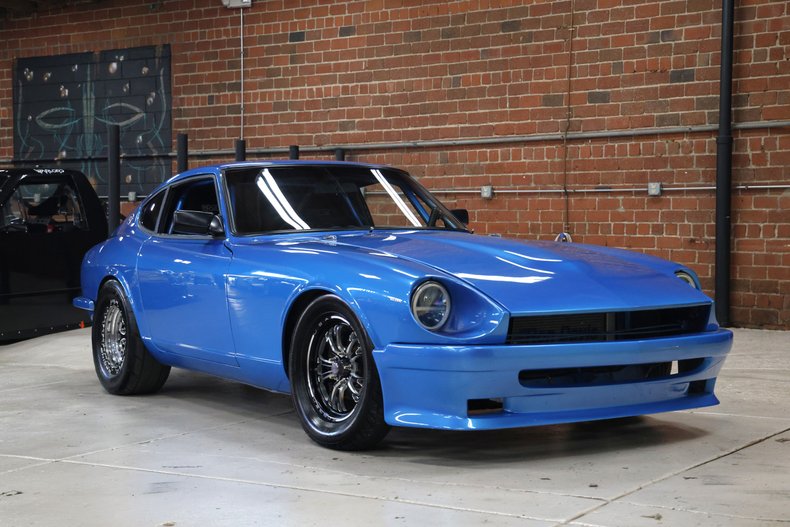 Unknown-240z-1972-Blue-Metallic-Black-1