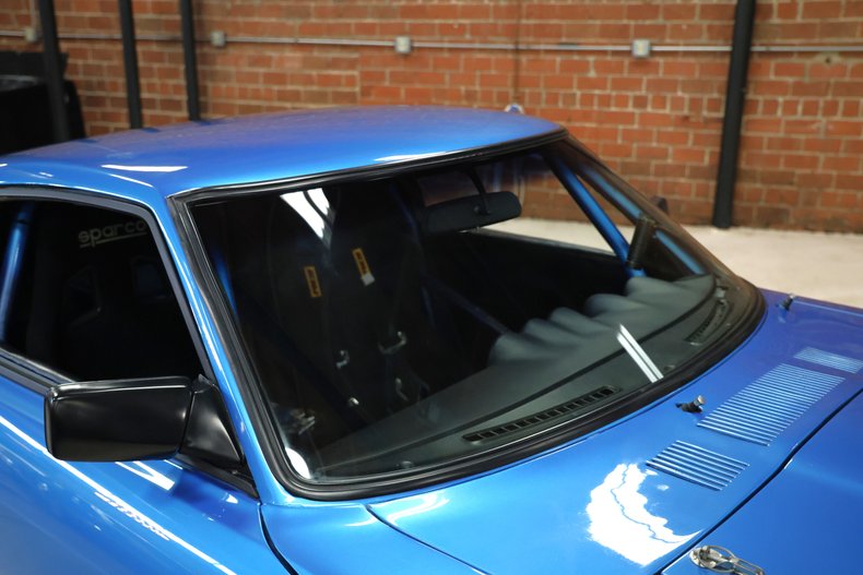 Unknown-240z-1972-Blue-Metallic-Black-17