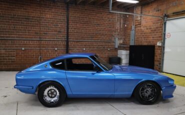 Unknown-240z-1972-Blue-Metallic-Black-26