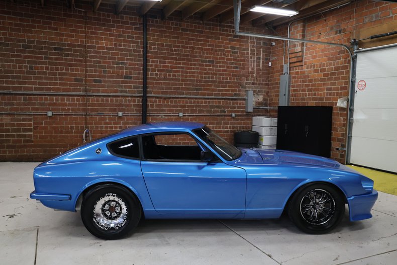 Unknown-240z-1972-Blue-Metallic-Black-26