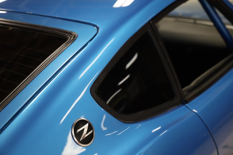 Unknown-240z-1972-Blue-Metallic-Black-31