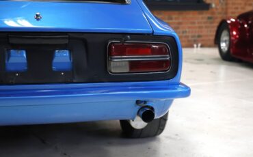 Unknown-240z-1972-Blue-Metallic-Black-38