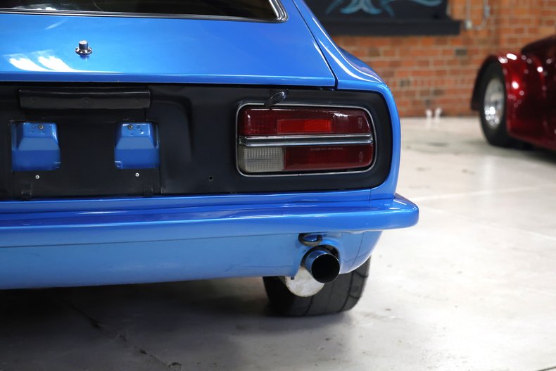 Unknown-240z-1972-Blue-Metallic-Black-38