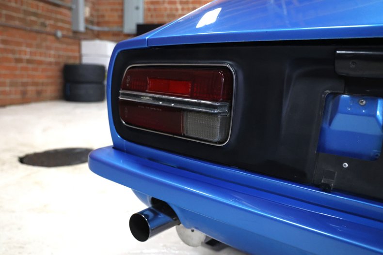 Unknown-240z-1972-Blue-Metallic-Black-42