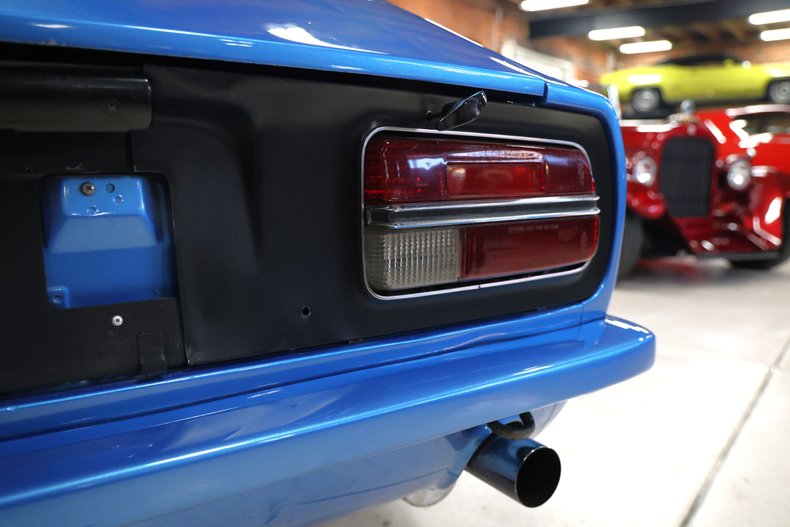 Unknown-240z-1972-Blue-Metallic-Black-43