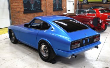 Unknown-240z-1972-Blue-Metallic-Black-46