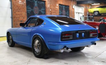 Unknown-240z-1972-Blue-Metallic-Black-48