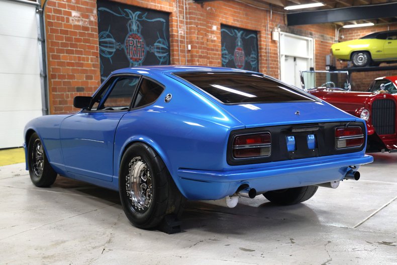 Unknown-240z-1972-Blue-Metallic-Black-48