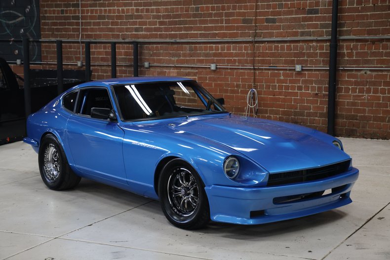 Unknown-240z-1972-Blue-Metallic-Black