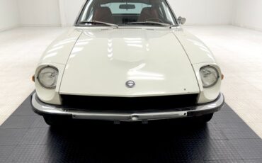 Unknown-240z-1973-White-Red-16