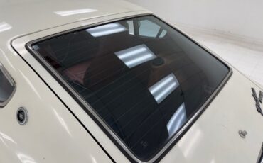 Unknown-240z-1973-White-Red-25