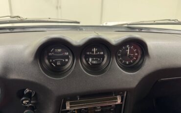 Unknown-240z-1973-White-Red-44