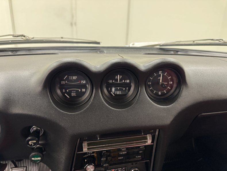Unknown-240z-1973-White-Red-44