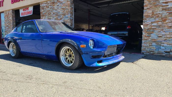 Unknown-240z-1974-Blue-9