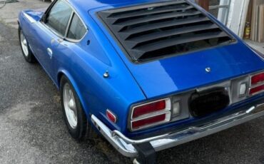 Unknown-260z-1974-Blue-Black-Leather-11