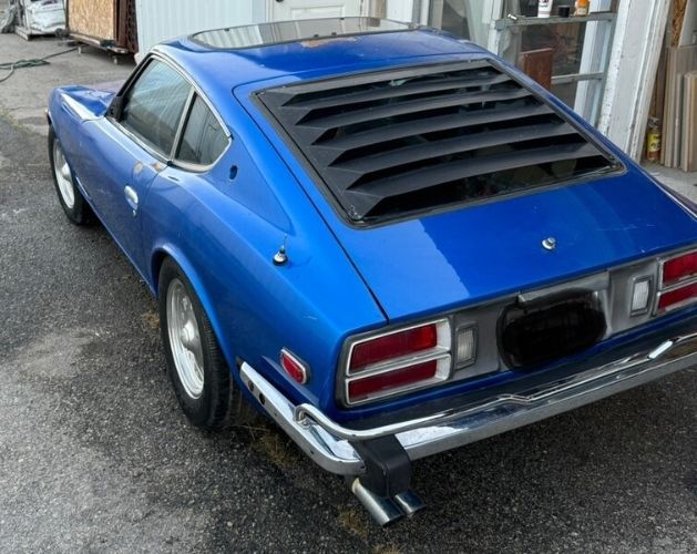 Unknown-260z-1974-Blue-Black-Leather-11