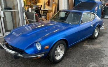 Unknown-260z-1974-Blue-Black-Leather-19