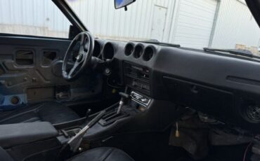 Unknown-260z-1974-Blue-Black-Leather-2