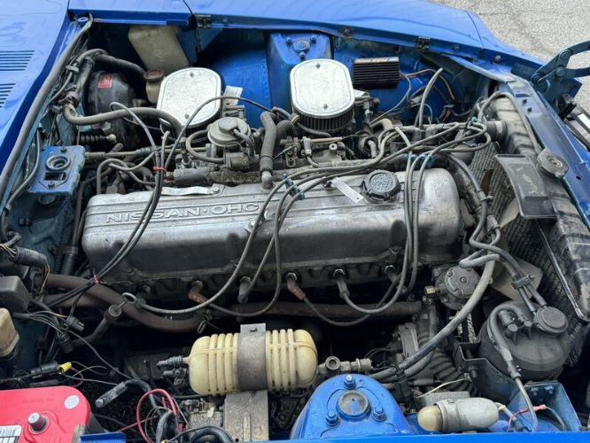 Unknown-260z-1974-Blue-Black-Leather-20