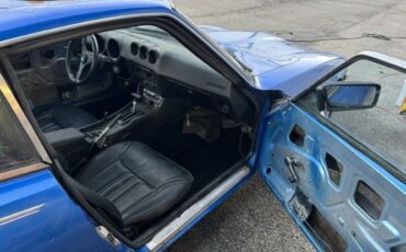 Unknown-260z-1974-Blue-Black-Leather-5
